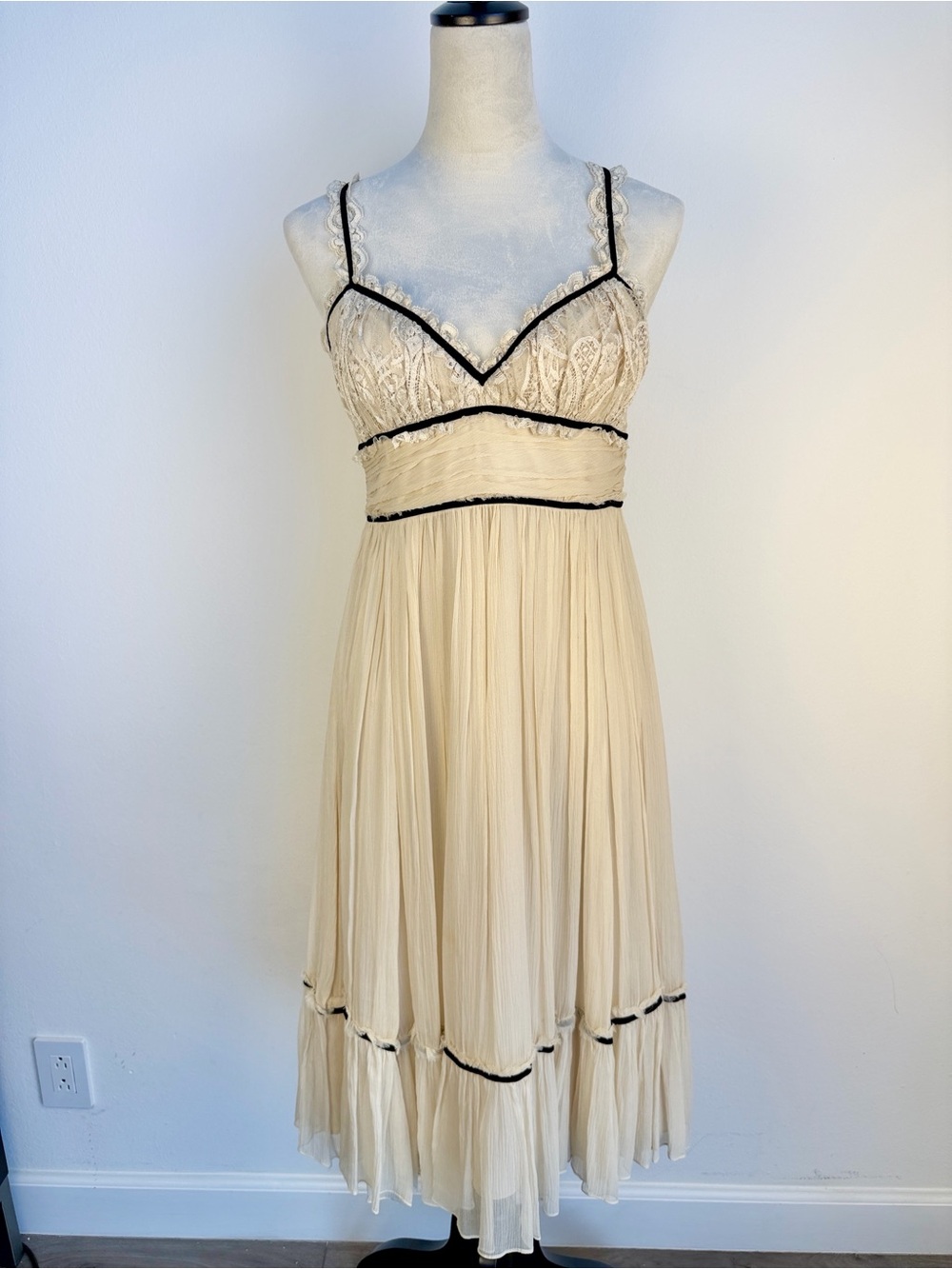 BCBGMaxAzria 100% Silk Cream Chiffon Midi Dress with Lace Black Trim